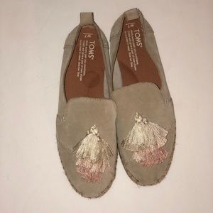 NWOT Unique Toms Palma Espadrilles w/ Pink Tassel